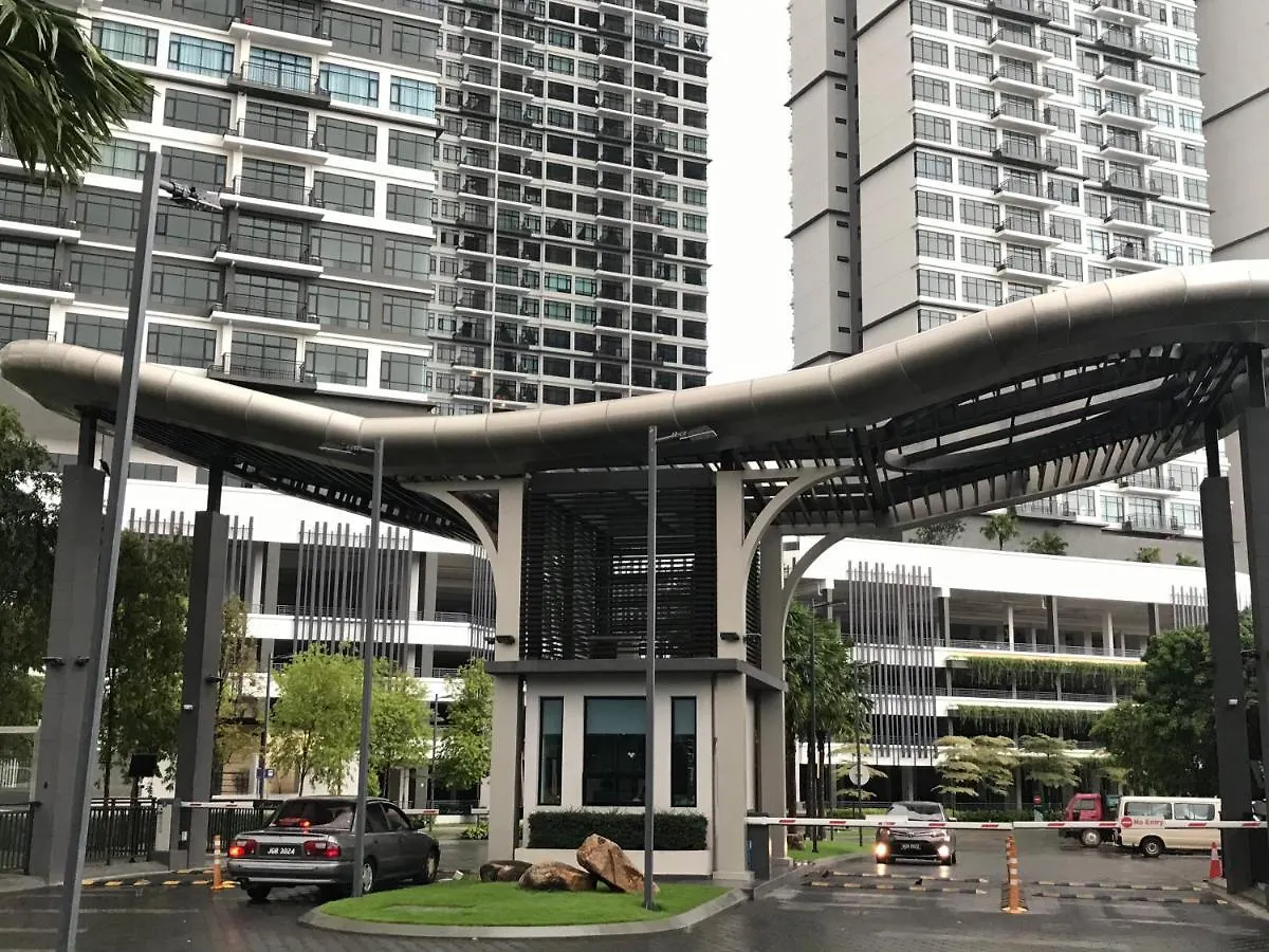 Sky Suites At Molek Regency Taman Molek Johor Bahru 0*,